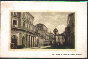 019 Portici di Piazza Vittoria.-v.1923