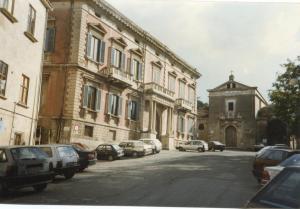 028c Il palazzo e la chiesa di S. Giuseppe